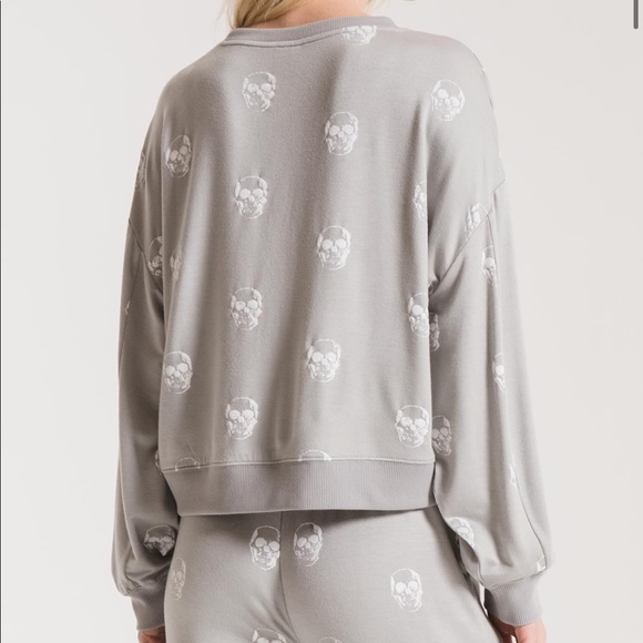 Grey Skull Pullover - Picture 5 of 7